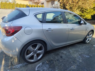 OPEL ASTRA J 1.6 turbo