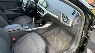 BMW Seria 1 F40 118i 1,5i 136KM BOGATE WYPOSAŻENIE!