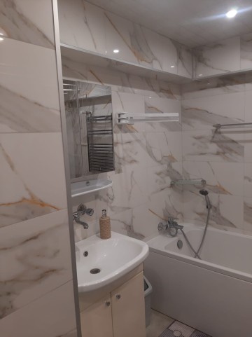 Wynajmę dom 200 m&sup2; dla pracownik&oacute;w &ndash; 2 wejścia, 2 kuchnie...