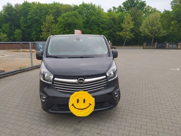 Przew&oacute;z os&oacute;b - transfery lotniskowe