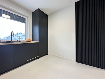 Dom w zabudowie bliźniaczej Modła Kr&oacute;lewska