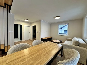 Dom w zabudowie bliźniaczej Modła Kr&oacute;lewska