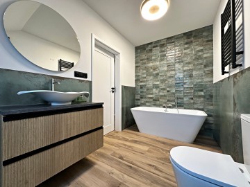 Dom w zabudowie bliźniaczej Modła Kr&oacute;lewska