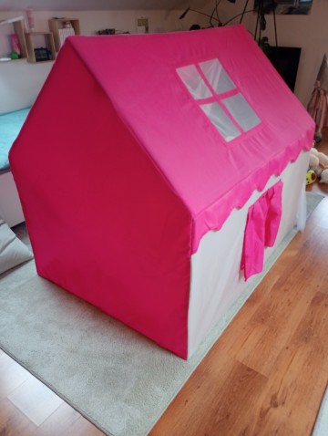 Domek namiot do zabawy.