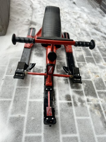 Sprzedam Nartosanki z kierownicą hamulcami