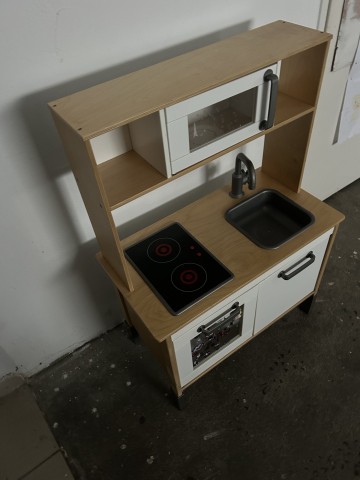 Sprzedam kuchnię dziecięcą i wiele innych rzeczy dla dzieci