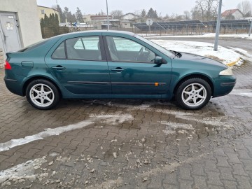 Renault laguna 1.8 benzyna 2003r