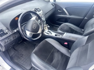 Sprzedam Toyota Avensis 1.8 Benz automat