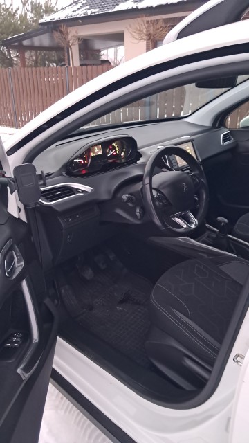 Peugeot 2008 / 1.5 blueHDI / 102 KM / LED / NAVI /