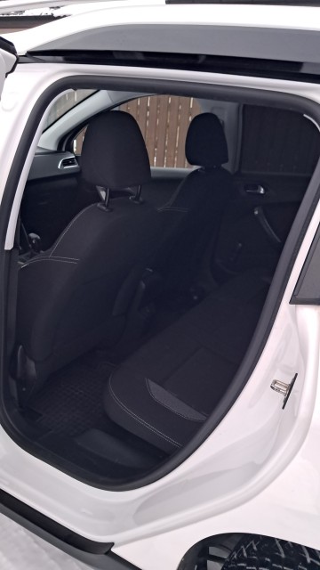 Peugeot 2008 / 1.5 blueHDI / 102 KM / LED / NAVI /