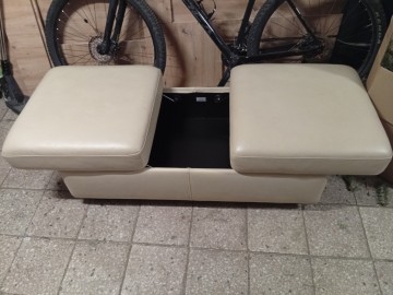 Sprzedam dużą pufę ze sk&oacute;ry kolor ż&oacute;łty