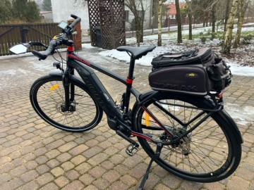 SPRZEDAM ROWER ELEKTRYCZNY GIANT