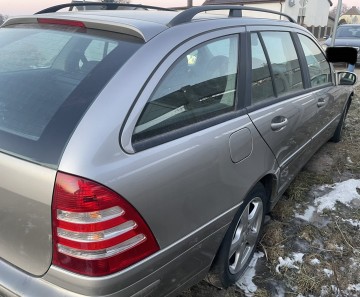 Mercedes-Benz  C 200 kompresor USZKODZONY
