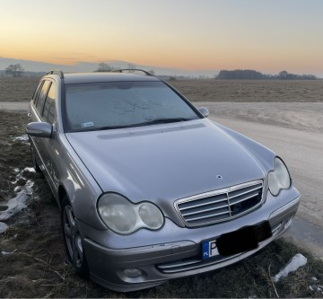 Mercedes-Benz  C 200 kompresor USZKODZONY