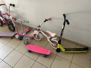 Nartosanki sanki rowerki w&oacute;zek spacerowy lozeczko zabawki