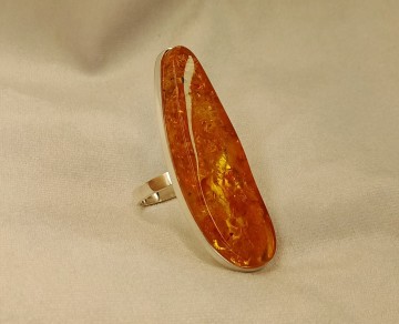 Srebrne pierścionki z bursztynem