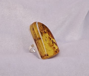 Srebrne pierścionki z bursztynem