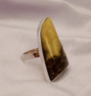 Srebrne pierścionki z bursztynem