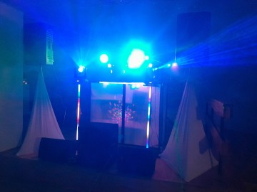 Dj, nagłośnienie i oświetlenie. Oprawa muzyczna imprez