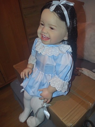 Duża realistyczna lalka reborna z w&oacute;zkiem