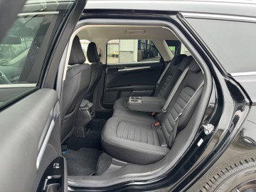 Ford Mondeo 1.5 BENZYNA Klimatronik Nawigacja Ledy Tempomat