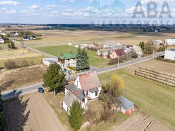 Dom z dwoma niezależnymi wejściami–idealny dla dwóch rodzin