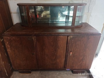 Kredens z okresu PRL