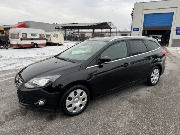 Ford Focus BENZYNA Klimatronik Nawigacja Tempomat HAK