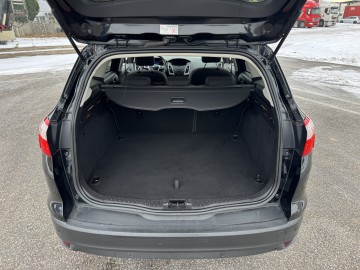 Ford Focus BENZYNA Klimatronik Nawigacja Tempomat HAK