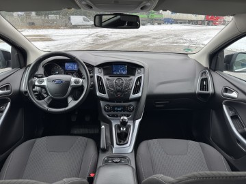 Ford Focus BENZYNA Klimatronik Nawigacja Tempomat HAK