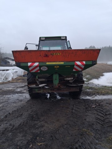 Sprzedam rozsiewacz nawoz&oacute;w