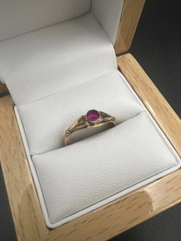 Złoty pierścionek  Pr&oacute;ba 585  Waga: 1.50 gram