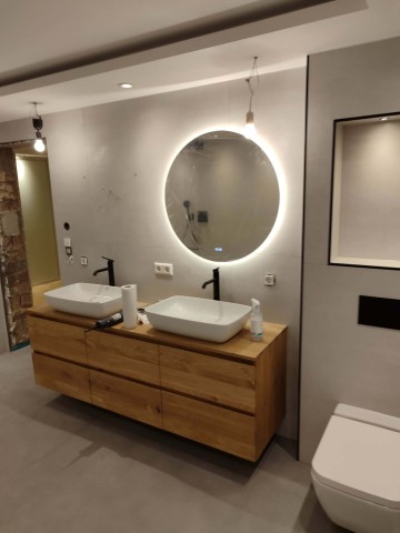 Łazienki, kuchnie ,tarasy.