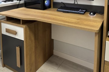 nowoczesne duże biurko z nadstawką