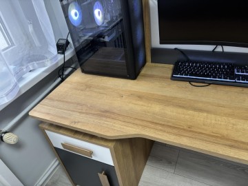 nowoczesne duże biurko z nadstawką