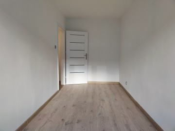 2 pokoje, 2 piętro, po remoncie, niski czynsz, V osiedle