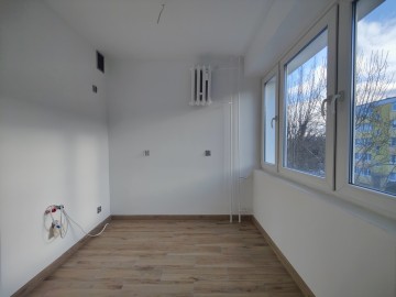 2 pokoje, 2 piętro, po remoncie, niski czynsz, V osiedle