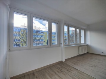 2 pokoje, 2 piętro, po remoncie, niski czynsz, V osiedle