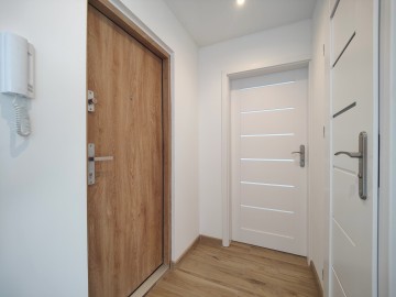 2 pokoje, 2 piętro, po remoncie, niski czynsz, V osiedle