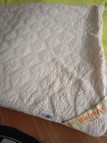 Sprzedam 2 kołdry z naturalnej wełny owczej