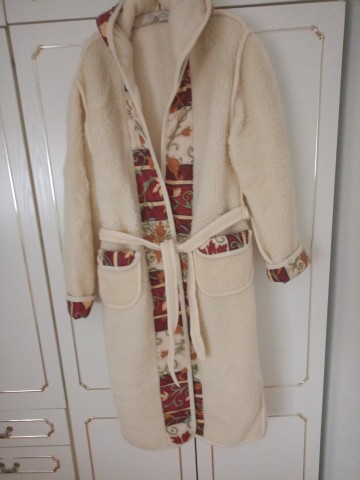 Sprzedam nowy szlafrok z wełny owczej