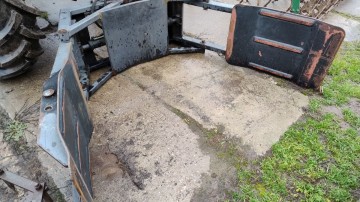 Chwytak Do Bel Balot&oacute;w Dwa Siłowniki Mocowanie Euro