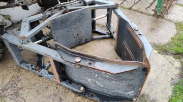 Chwytak Do Bel Balot&oacute;w Dwa Siłowniki Mocowanie Euro