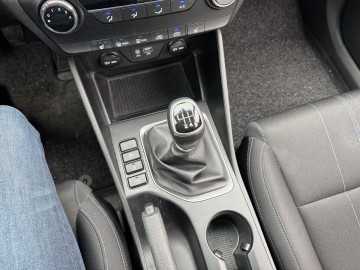 Hyundai Tucson 1.6 BENZYNA Klimatyzacja Nawigacja Ledy
