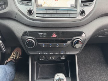 Hyundai Tucson 1.6 BENZYNA Klimatyzacja Nawigacja Ledy