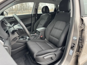 Hyundai Tucson 1.6 BENZYNA Klimatyzacja Nawigacja Ledy