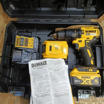 Wkrętarka dewalt 2x5ah
