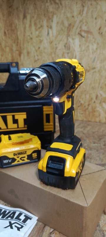 Wkrętarka dewalt 2x5ah