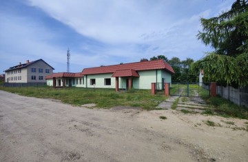 Sprzedam duży parterowy budynek usługowy - Koło