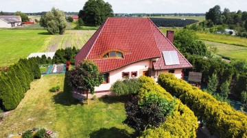 Oszczędny w eksploatacji dom, 2 garaże, 14 km od Konina